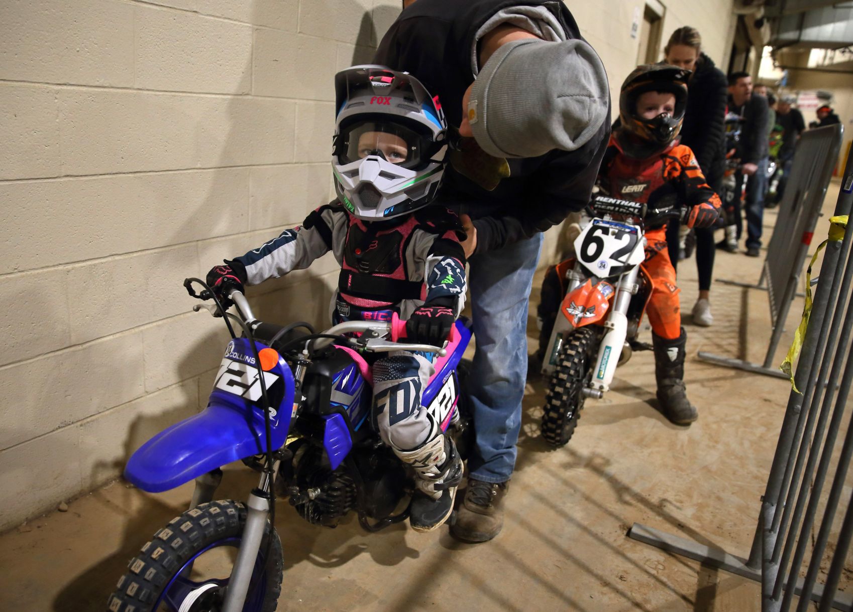 Supercross Futures, 4-year-old girl follows in dad's footsteps